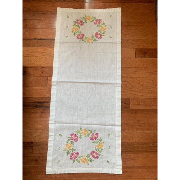 Handmade Embroidered Linen Table Runner with Floral Wreath Design - 36" X 15" - Picture 2 of 7